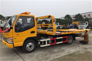 江岸哪里有拖车服务